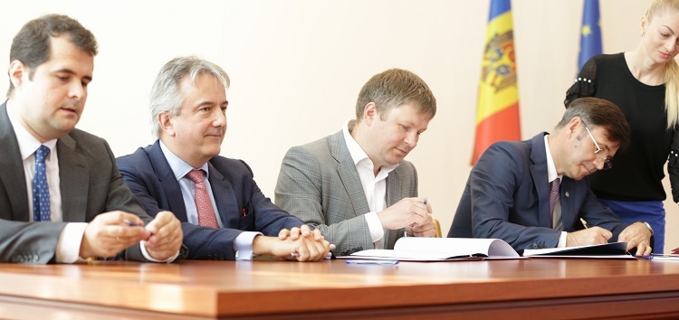 The signing of a loan agreement between the EBRD and Moldova Agroinbank, October 2018